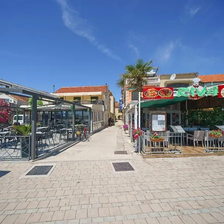 Pia * Vodice